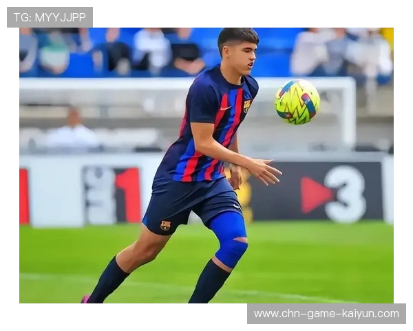 巴萨佩德里训练中穿插跑动极富智慧